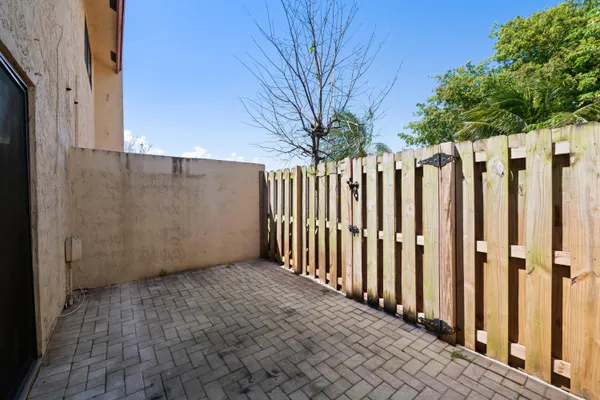 $2,200 | 3281 East Golf Boulevard, Unit 4, Pompano Beach, FL 33064