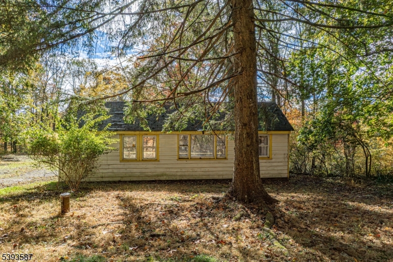 716 Sweet Hollow Road Bloomsbury, NJ 08804 - Photo 3 of 6