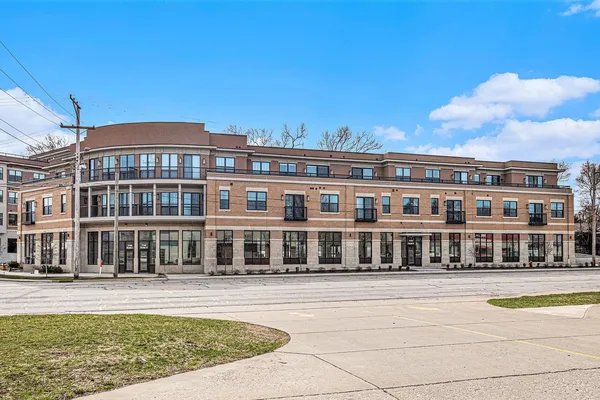 $869,500 | 302 South Bend Avenue, South Bend, IN 46637