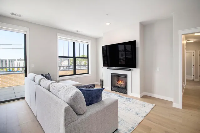 $870,000 | 302 South Bend Avenue, South Bend, IN 46637