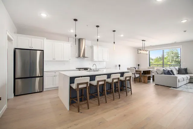 $870,000 | 302 South Bend Avenue, South Bend, IN 46637