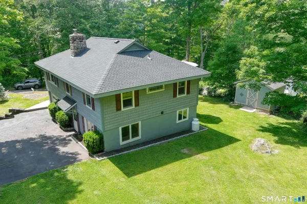 $695,000 | 1 Lookout Drive, Ridgefield, CT 06877