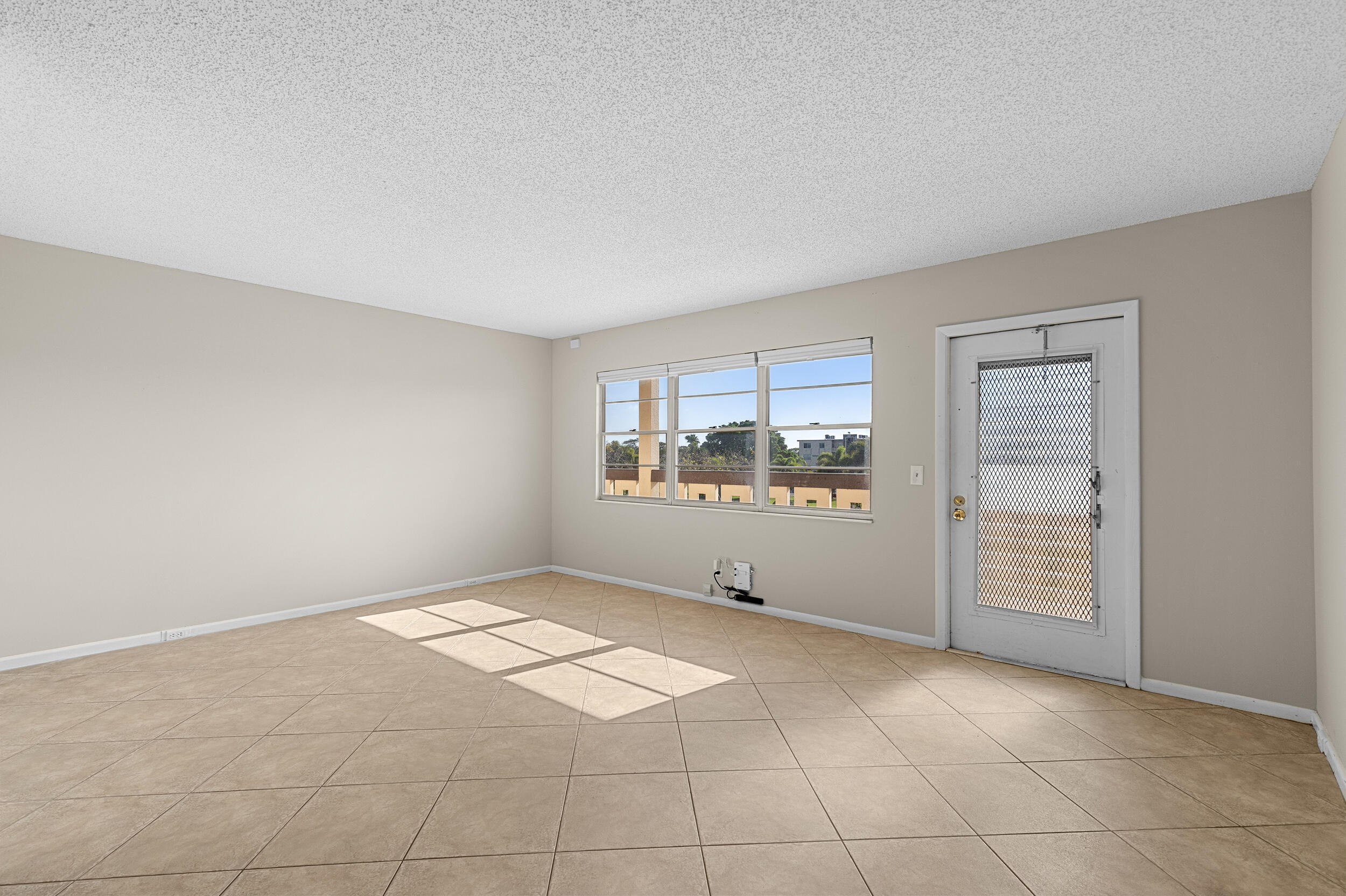 3013 Wolverton East Boca Raton, FL 33434 - Photo 9 of 39 _dsc1066