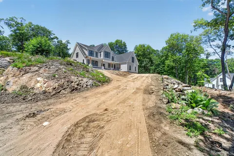 $2,400,000 | 1349 Hanover Street, Yorktown Heights, NY 10598