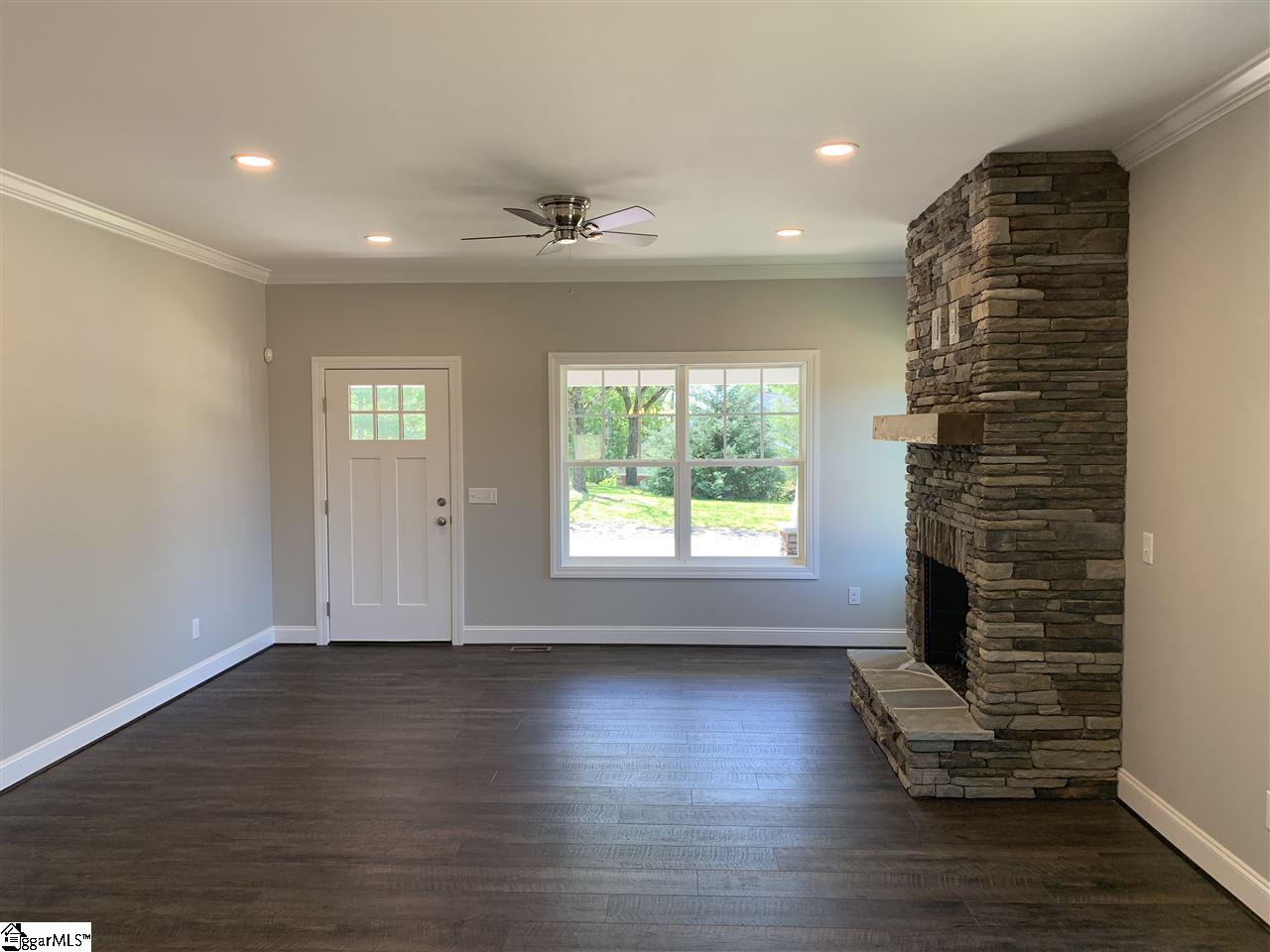 207 Pendleton Street Extension Pickens, SC 29671 - Photo 3 of 19 Gallery Image 3