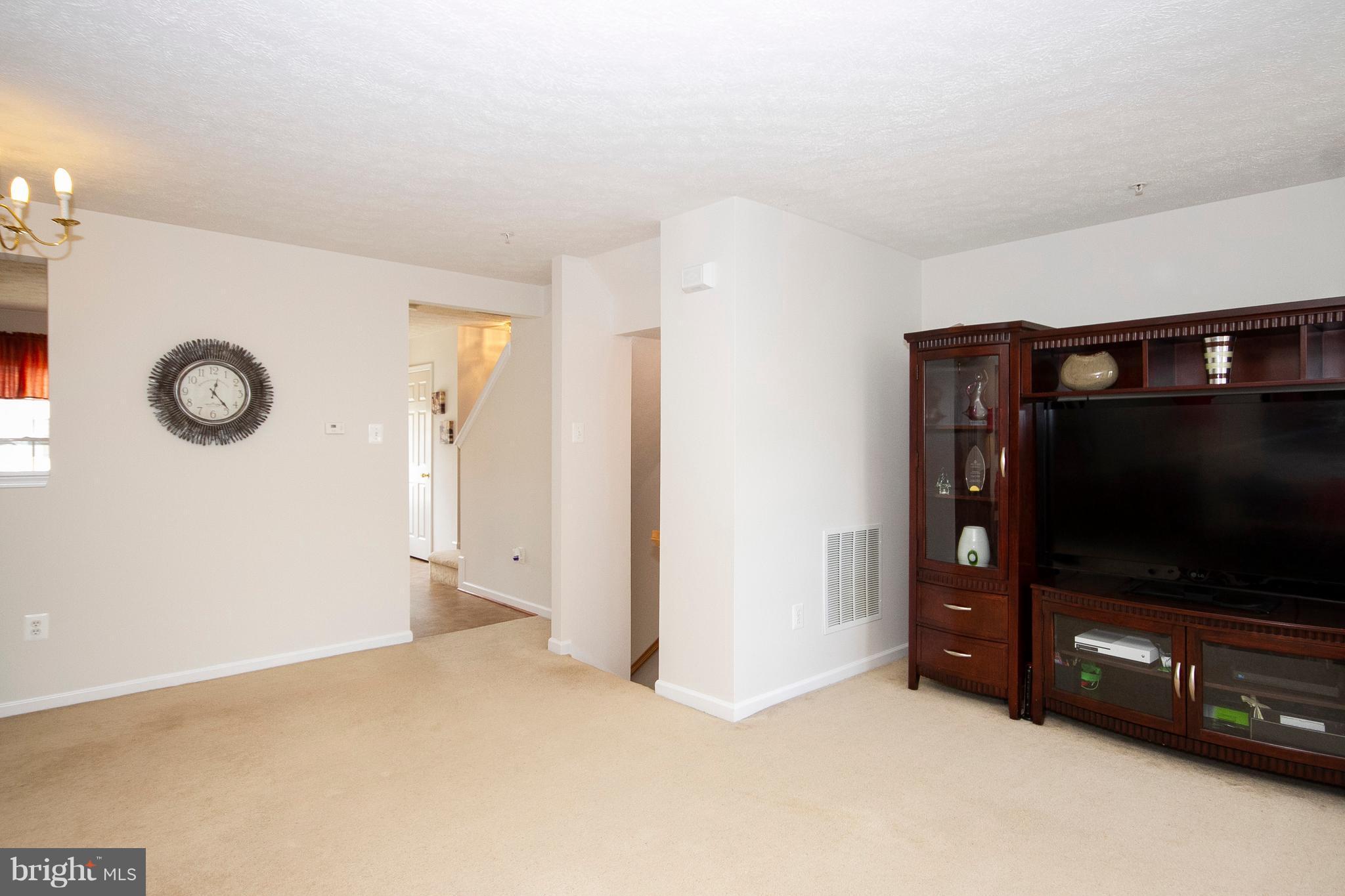 812 Tipton Road Middle River, MD 21220 - Photo 15 of 30 LIVING ROOM