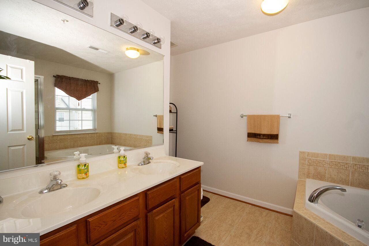 812 Tipton Road Middle River, MD 21220 - Photo 27 of 30 OWNER BATH
