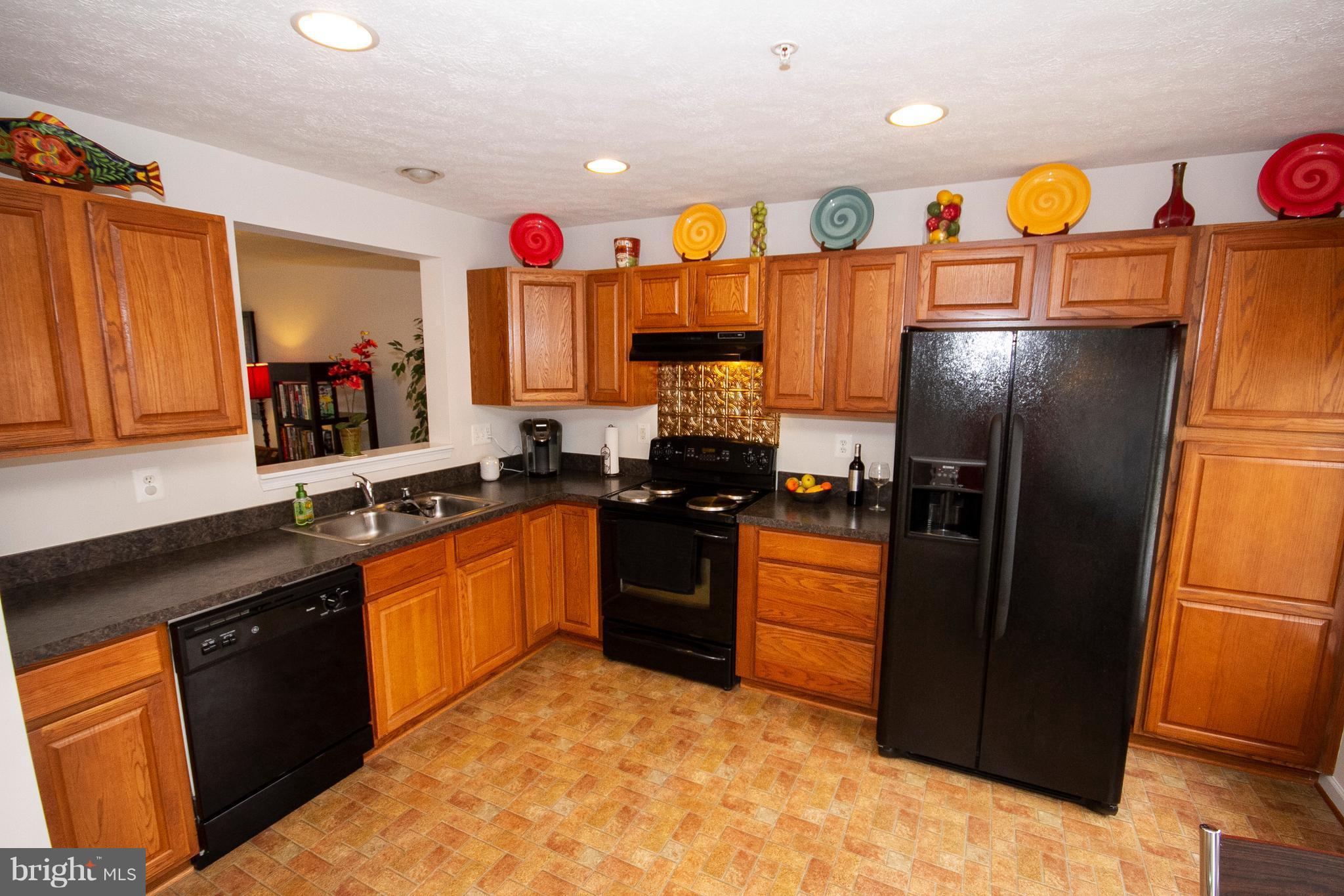 812 Tipton Road Middle River, MD 21220 - Photo 6 of 30 KITCHEN