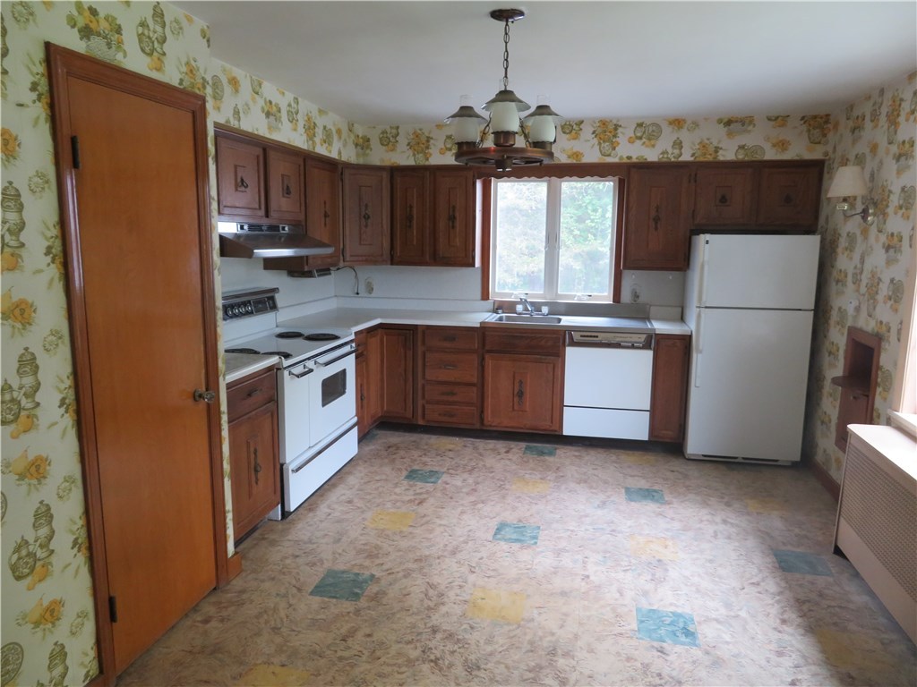 353 Ten Rod Road North Kingstown, RI 02852 - Photo 4 of 7