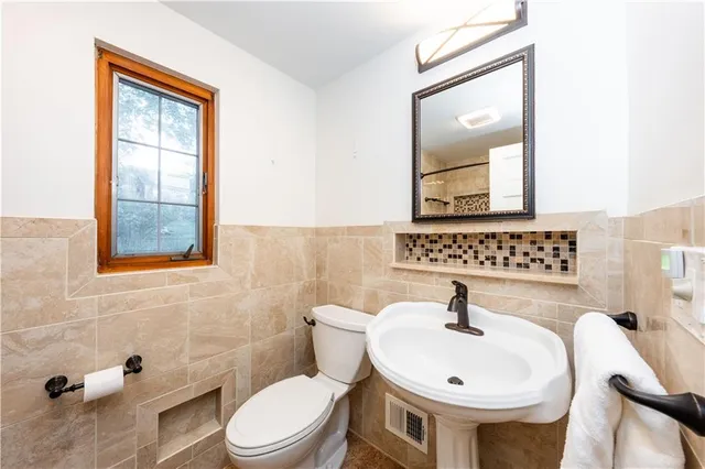 $347,500 | 753 Jefferson Drive, Pittsburgh, PA 15229