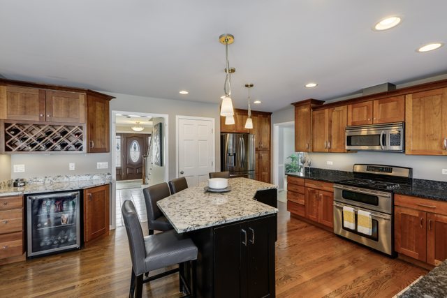 3N708 Baert Road St. Charles, IL 60175 - Photo 11 of 48 Gallery Image 11