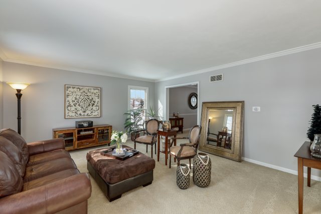 3N708 Baert Road St. Charles, IL 60175 - Photo 3 of 48 Gallery Image 3