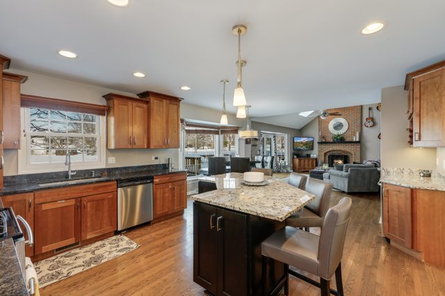 3N708 Baert Road St. Charles, IL 60175 - Photo 8 of 48 Gallery Image 8