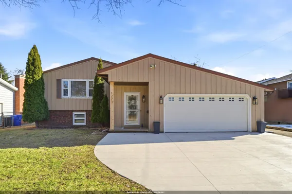 $325,000 | 1223 West Grant Street, Appleton, WI 54914