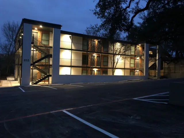 $1,450 | 615 Upson Street, Unit 106, Austin, TX 78703
