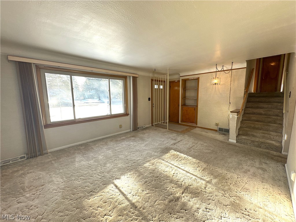 38345 Aurora Road Solon, OH 44139 - Photo 6 of 38 Gallery Image 6