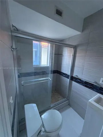 $1,900 | 333 Southwest 30th Road, Unit 4, Miami, FL 33129