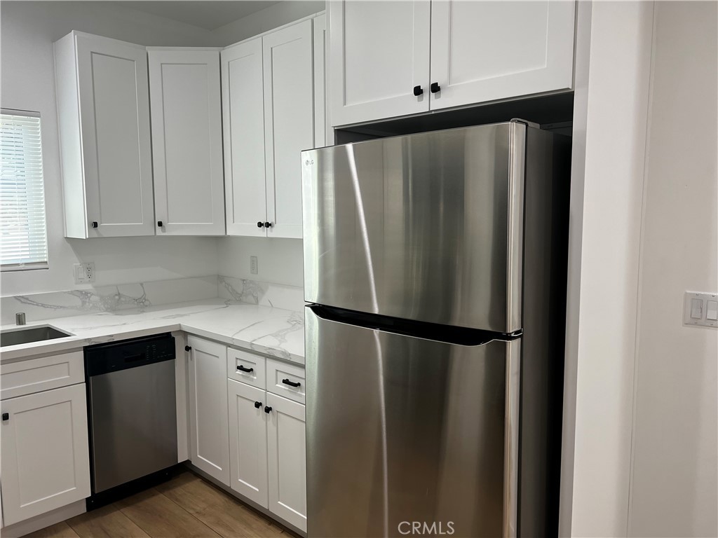 5952 1/2 Balcom Avenue Encino, CA 91316 - Photo 9 of 16