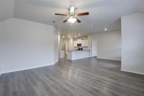 $2,500 | 127 Garden Grove Drive, Waxahachie, TX 75165