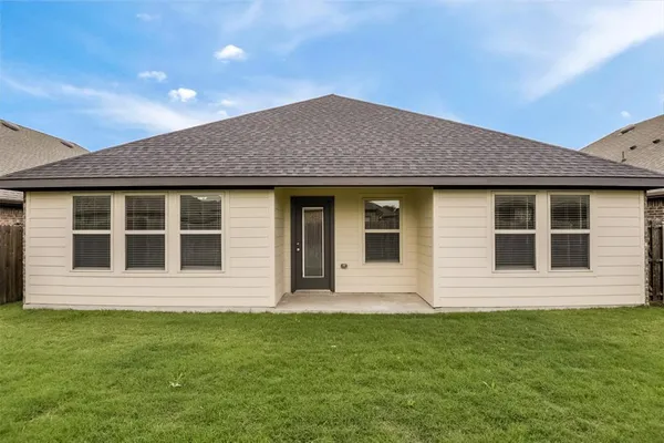 $2,500 | 127 Garden Grove Drive, Waxahachie, TX 75165