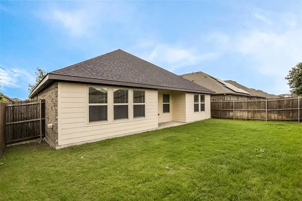 $2,500 | 127 Garden Grove Drive, Waxahachie, TX 75165
