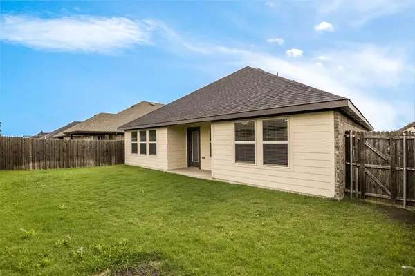 $2,500 | 127 Garden Grove Drive, Waxahachie, TX 75165