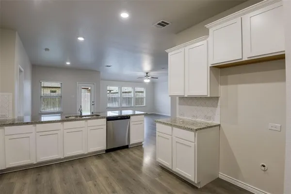 $2,500 | 127 Garden Grove Drive, Waxahachie, TX 75165