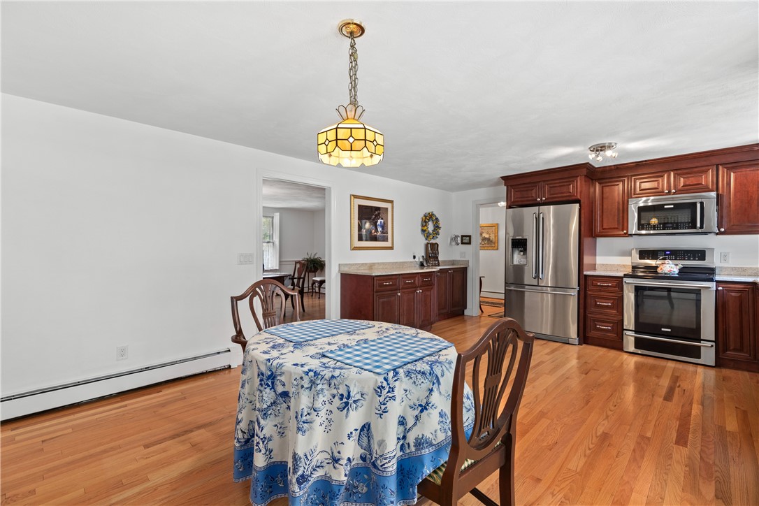 46 Middle Road East Greenwich, RI 02818 - Photo 9 of 47 Gallery Image 9