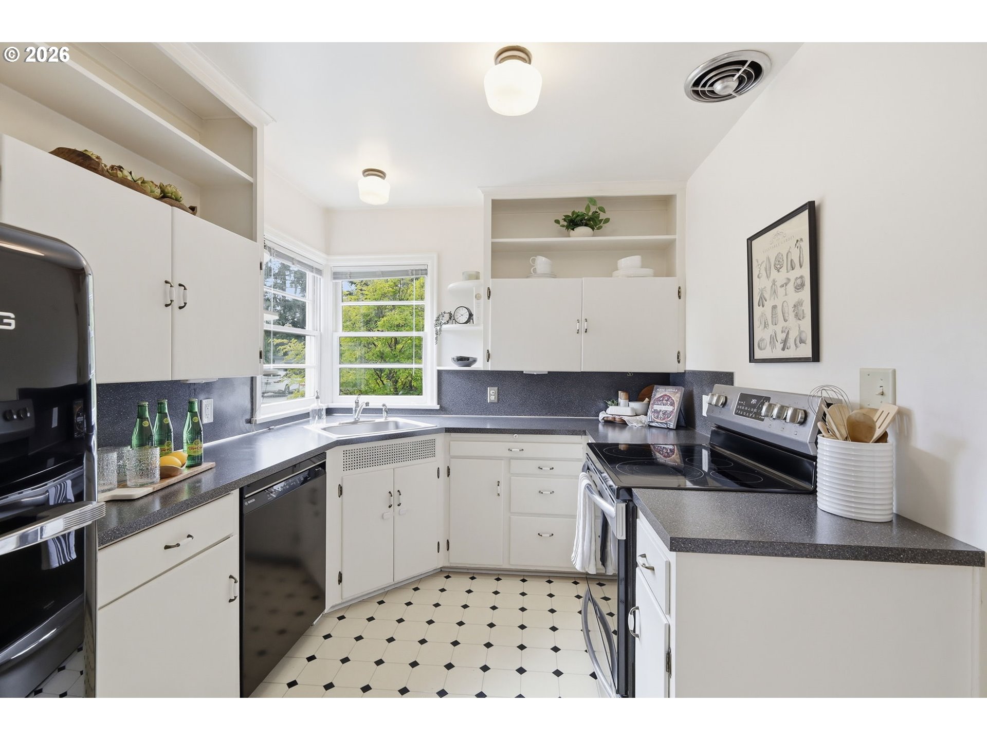 2290 Sandy Drive Eugene, OR 97401 - Photo 12 of 45