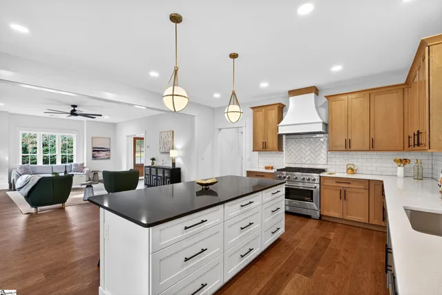 $875,000 | 115 Edgecombe Road, Spartanburg, SC 29307