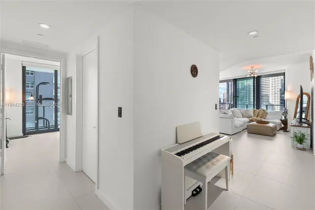$7,000 | 1300 South Miami Avenue, Unit 2001, Miami, FL 33130