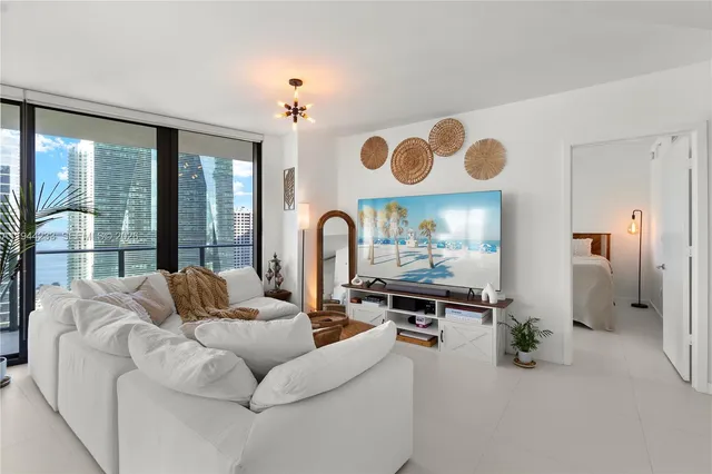 $7,000 | 1300 South Miami Avenue, Unit 2001, Miami, FL 33130