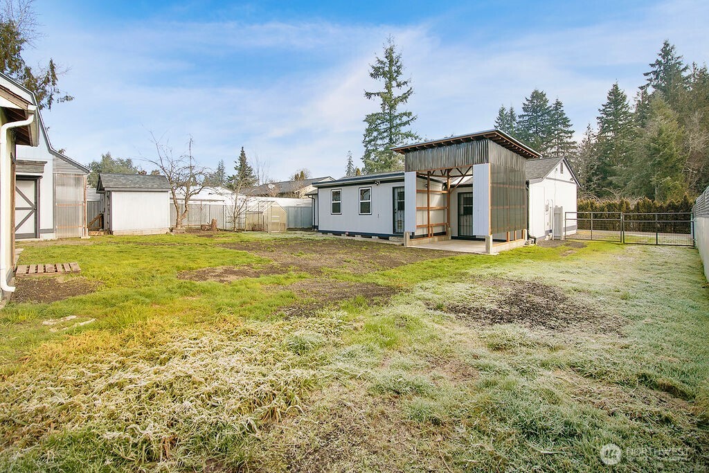 140 Rodgers Road Silverlake, WA 98645 - Photo 28 of 35 a front view of a house with a yard