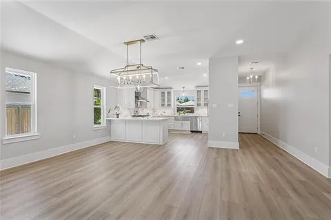 $635,000 | 1029 Aurora Avenue, Metairie, LA 70005