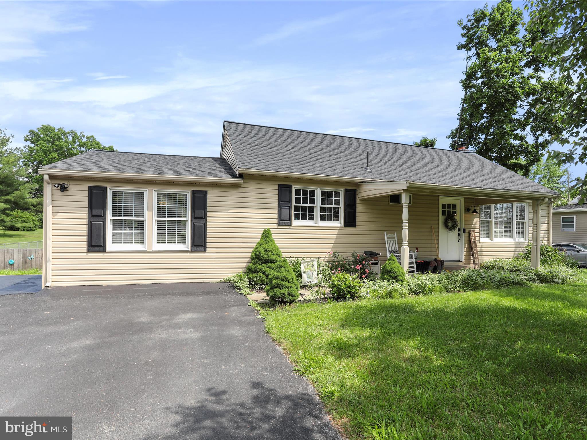 12417 Cedar Ridge Road Williamsport, MD 21795 - Photo 1 of 27 Gallery Image 1