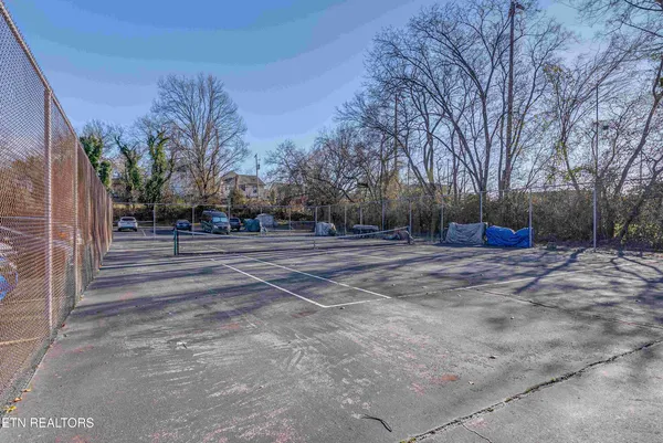 $2,000 | 523 North Bertrand Street, Unit 108, Knoxville, TN 37917