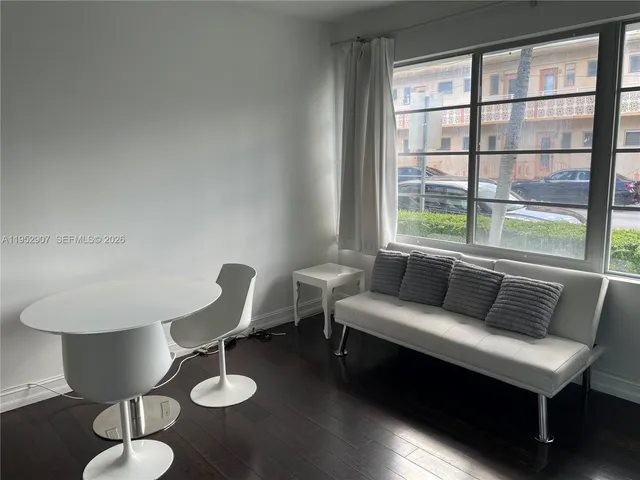 $1,900 | 621 11th Street, Unit 103, Miami Beach, FL 33139