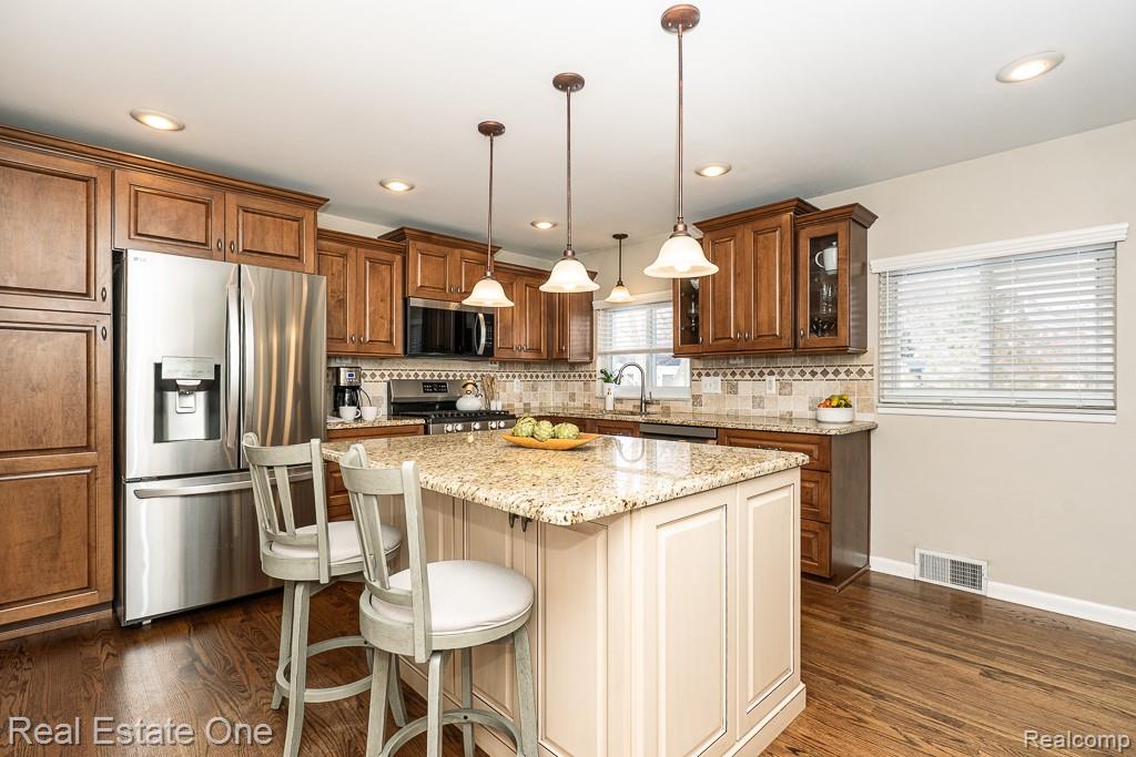 395 Wimpole Drive Rochester Hills, MI 48309 - Photo 4 of 20