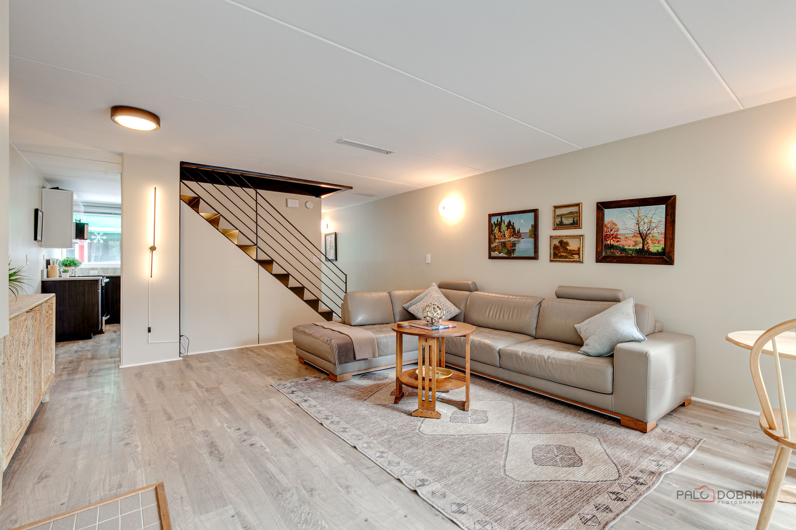 840 Michigan Avenue, Unit 9 Evanston, IL 60202 - Photo 4 of 27 a living room with furniture and wooden floor