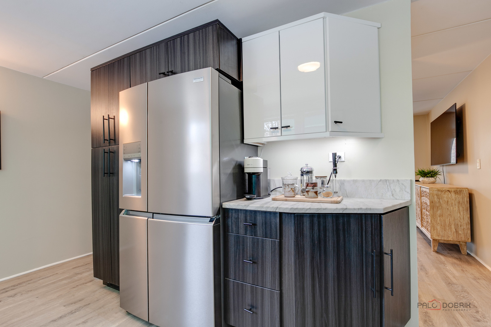 840 Michigan Avenue, Unit 9 Evanston, IL 60202 - Photo 5 of 27 a kitchen with stainless steel appliances a refrigerator sink and cabinets