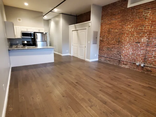 $1,850 | 1 Main Street, Unit 208, Peabody, MA 01960