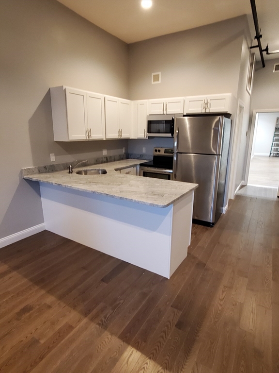 1 Main Street, Unit 208 Peabody, MA 01960 - Photo 5 of 12