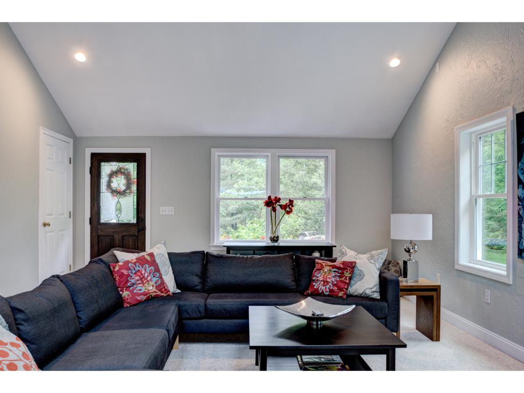 53 Goodhue Road Windham, NH 03087 - Photo 5 of 35