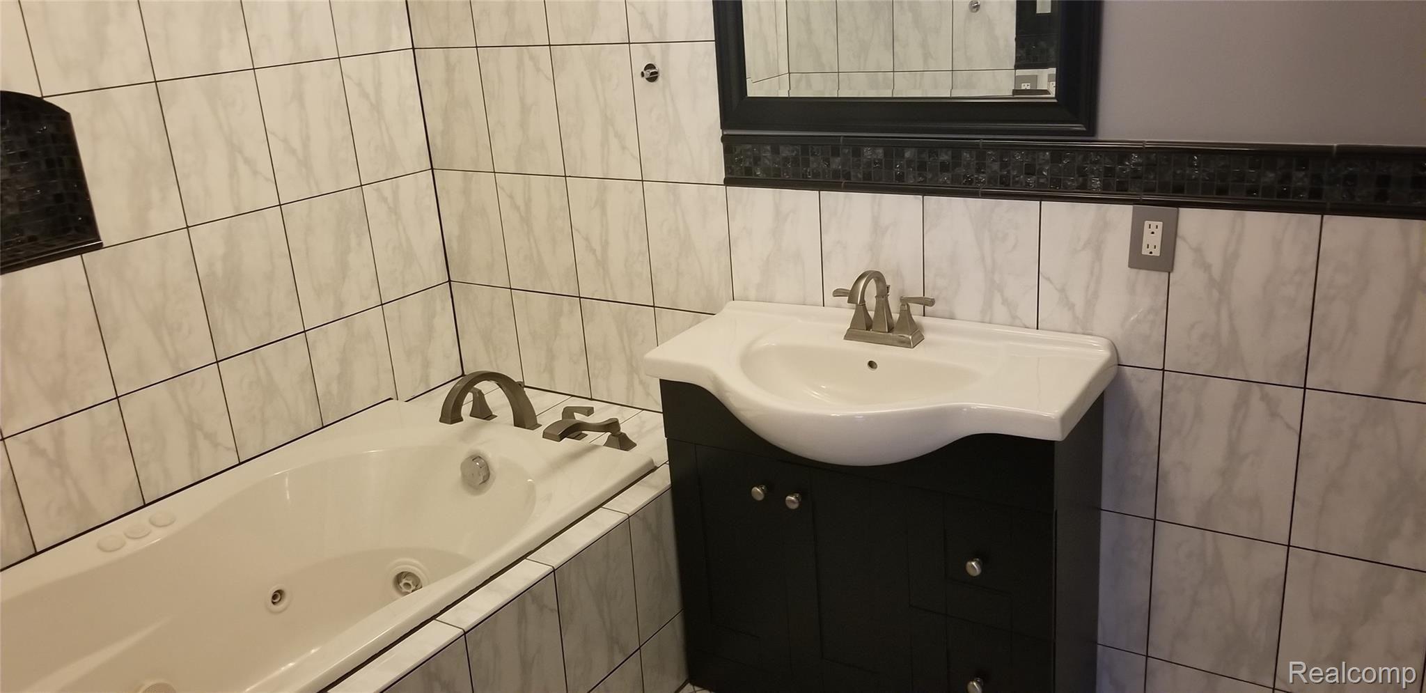 36380 Ryan Road Sterling Heights, MI 48310 - Photo 14 of 48 20190522_100631.jpg
