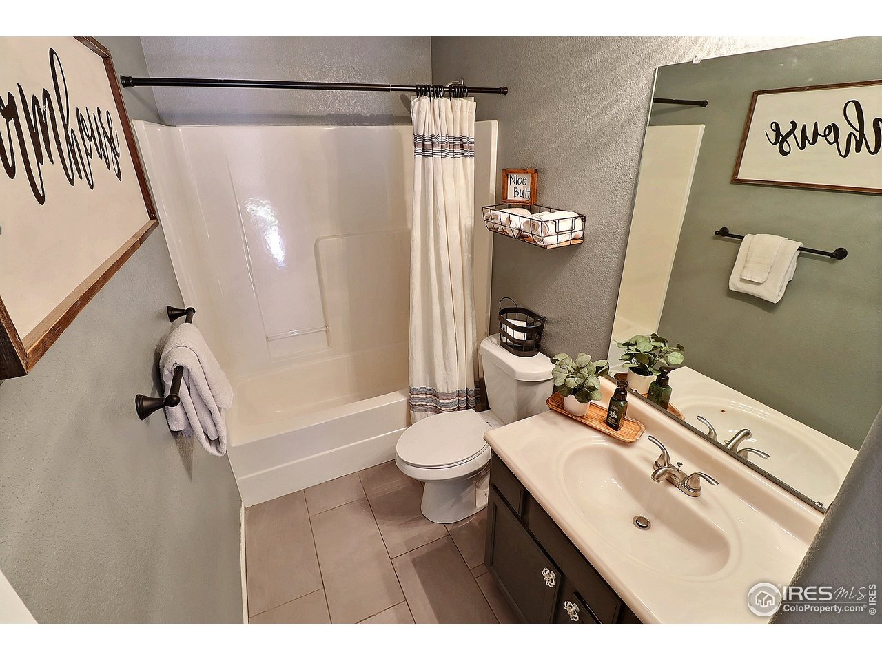 655 East 4th St Road Eaton, CO 80615 - Photo 24 of 30 Shared Bathroom