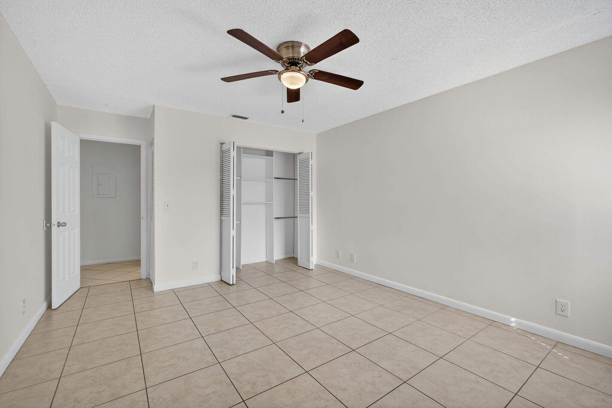 1580 Montauk Drive, Unit 1582 Wellington, FL 33414 - Photo 16 of 28 a view of an empty room