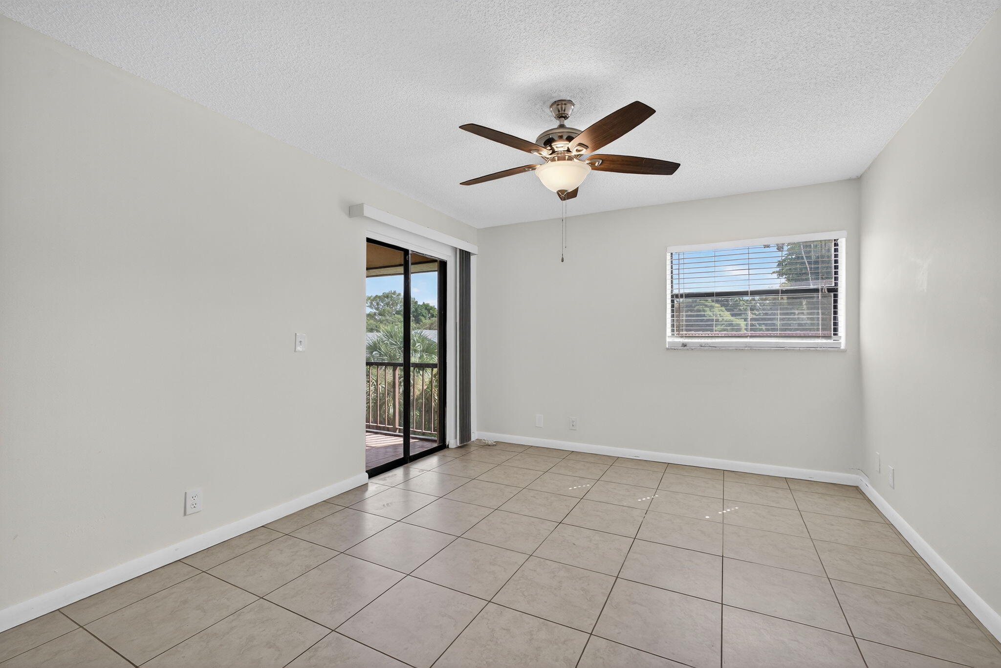 1580 Montauk Drive, Unit 1582 Wellington, FL 33414 - Photo 18 of 28 a view of an empty room