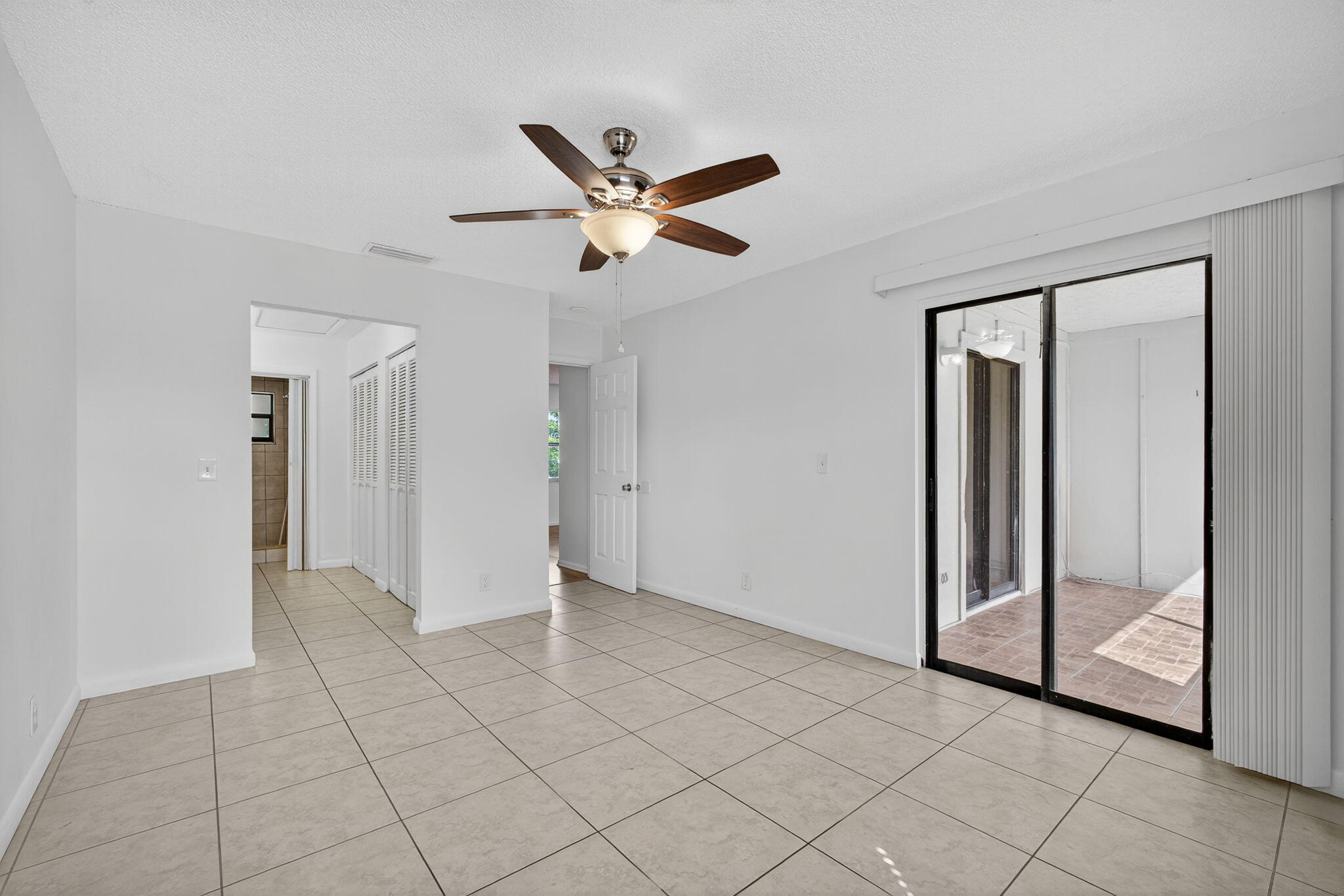 1580 Montauk Drive, Unit 1582 Wellington, FL 33414 - Photo 19 of 28 a view of an empty room and closet area