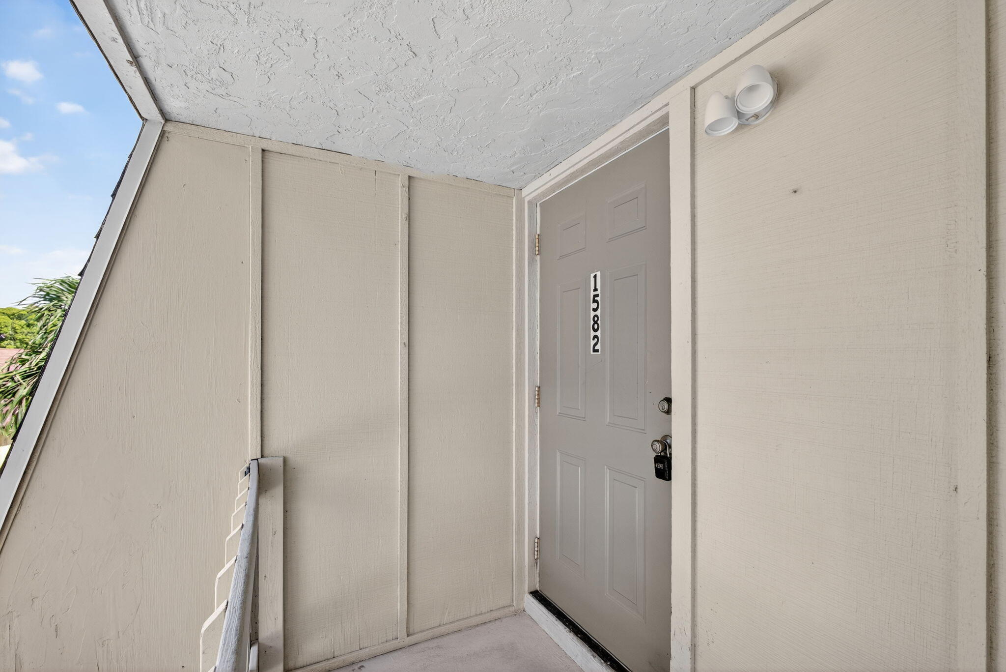 1580 Montauk Drive, Unit 1582 Wellington, FL 33414 - Photo 3 of 28 a view of front door