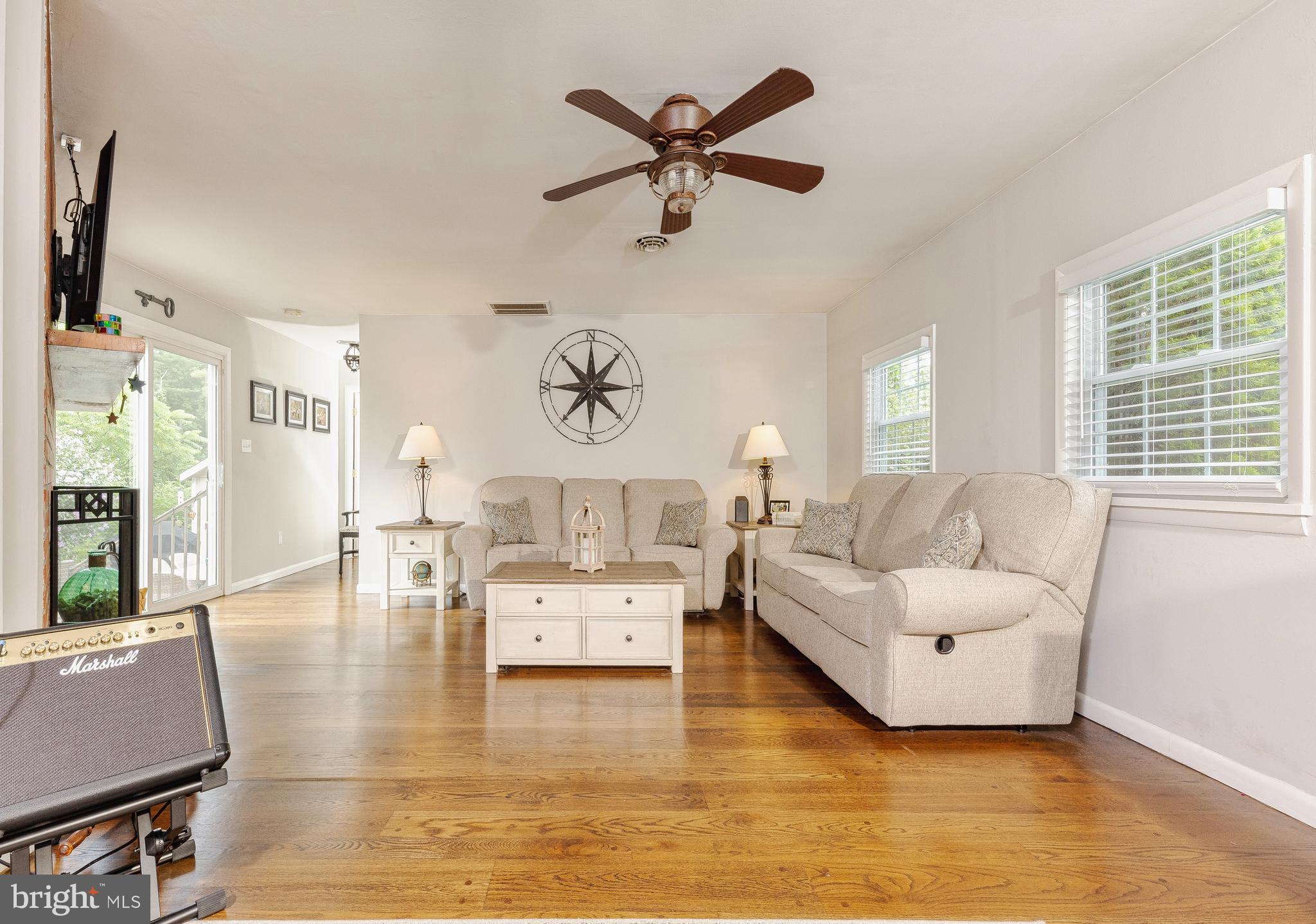 12 Eric Road Mullica Hill, NJ 08062 - Photo 5 of 26 Living Room